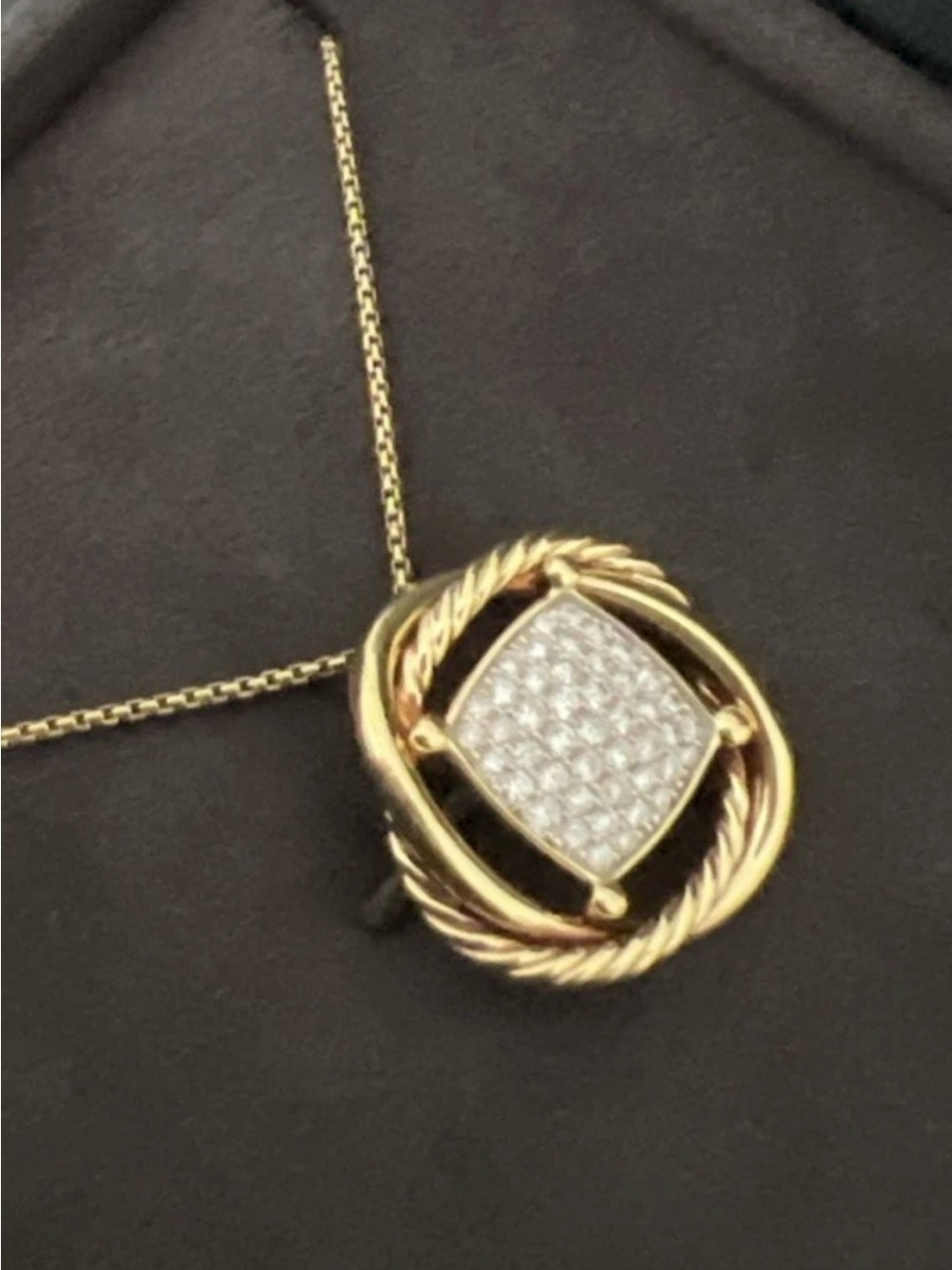 Excellent condition 18K David yurman 0.41 carat diamond infinity necklace.
